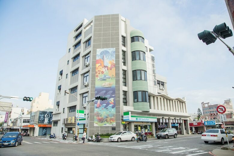 Rainbow Hotel