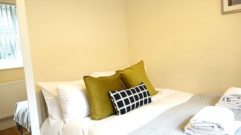 Residencia Heathrow Ensuites Rooms