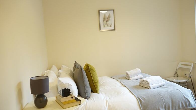 Residencia Heathrow Ensuites Rooms