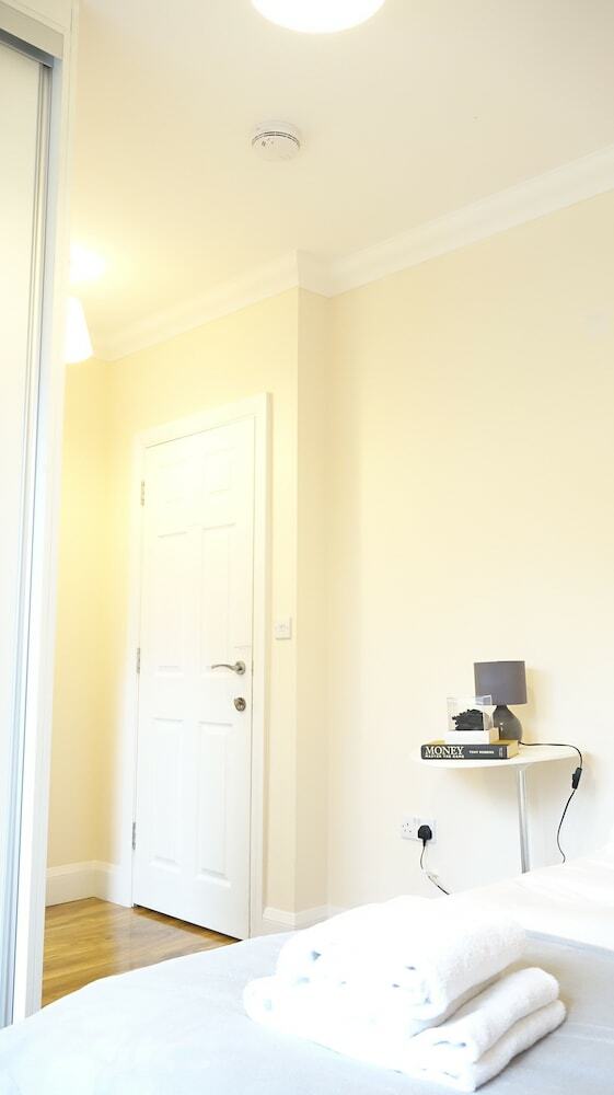 Residencia Heathrow Ensuites Rooms