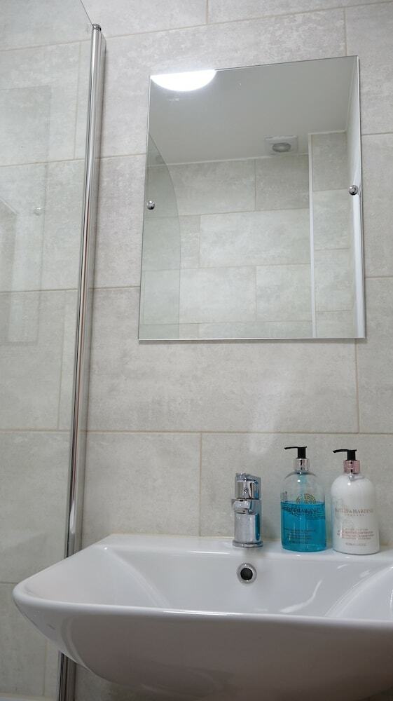 Residencia Heathrow Ensuites Rooms