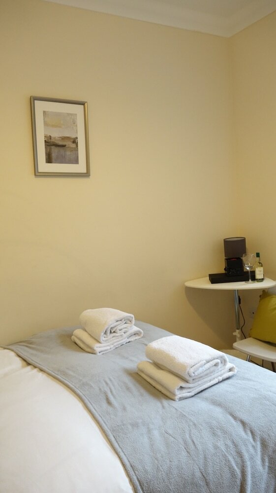 Residencia Heathrow Ensuites Rooms