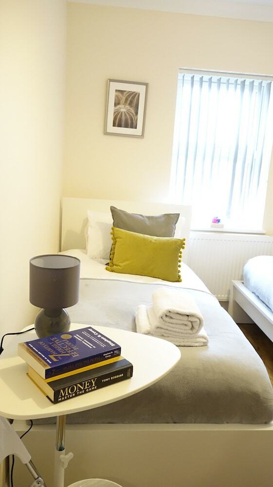 Residencia Heathrow Ensuites Rooms