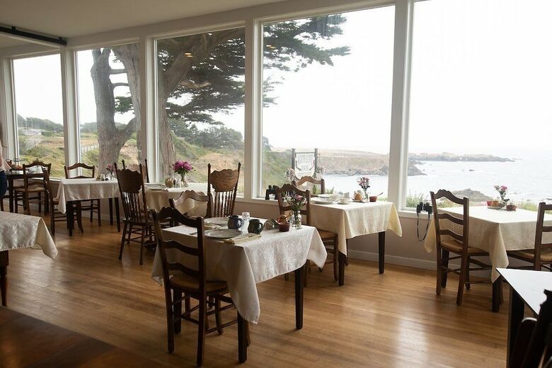 Bed & Breakfast Agate Cove Inn
