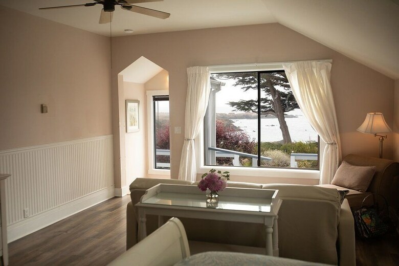 Bed & Breakfast Agate Cove Inn
