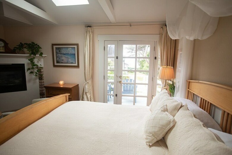 Bed & Breakfast Agate Cove Inn