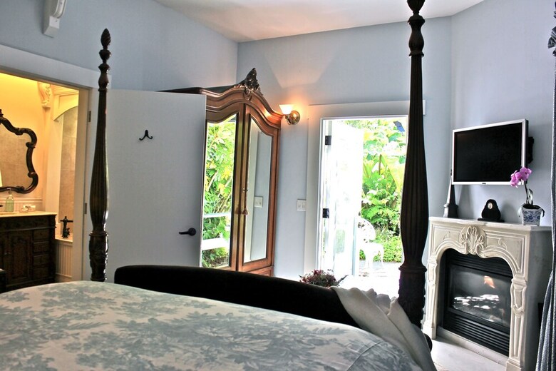 Bed & Breakfast Agate Cove Inn