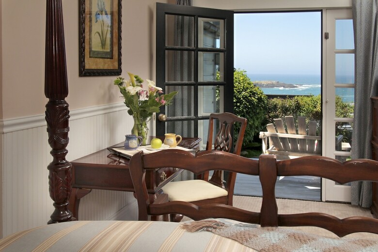 Bed & Breakfast Agate Cove Inn