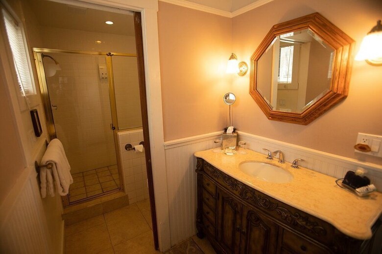 Bed & Breakfast Agate Cove Inn
