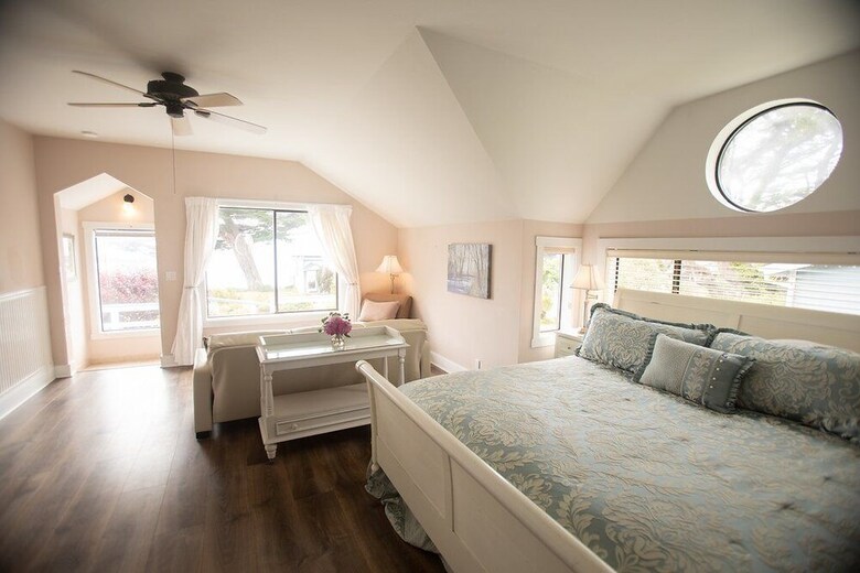 Bed & Breakfast Agate Cove Inn