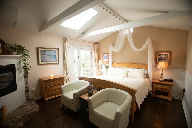 Bed & Breakfast Agate Cove Inn