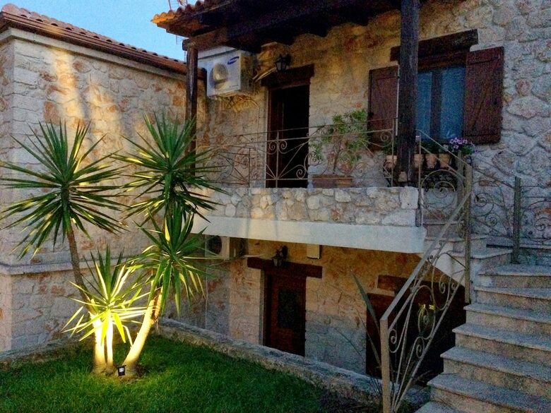 Villa Luxurious Stone House In Elani