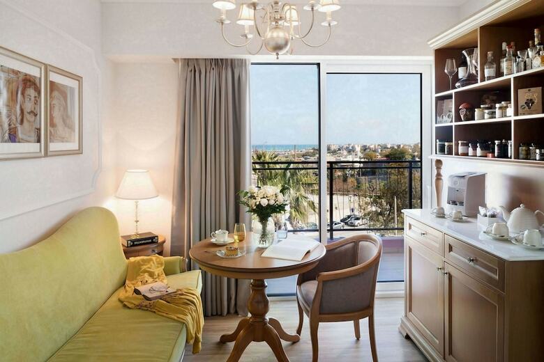 Hotel Legacy Gastro Suites