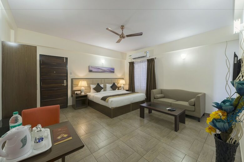 Hotel Daffodil Delight