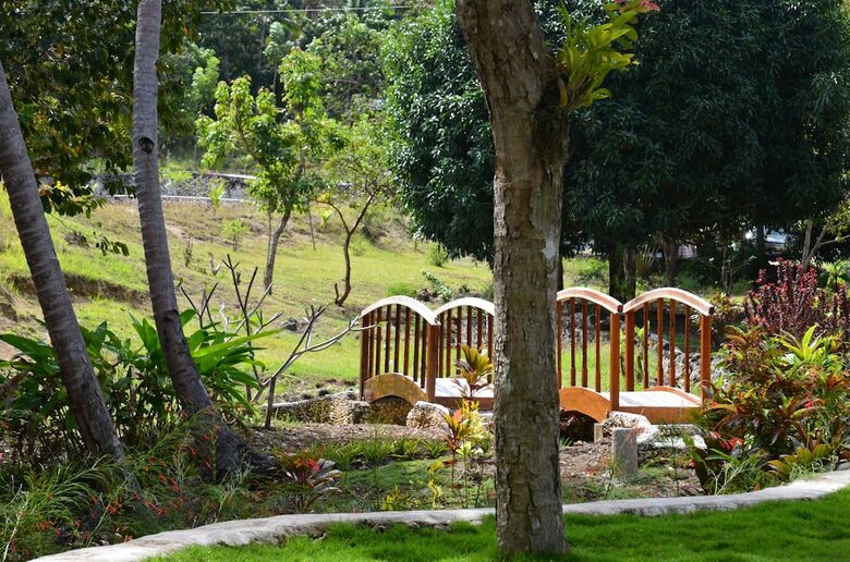 Hotel Kalachuchi Beach Resort