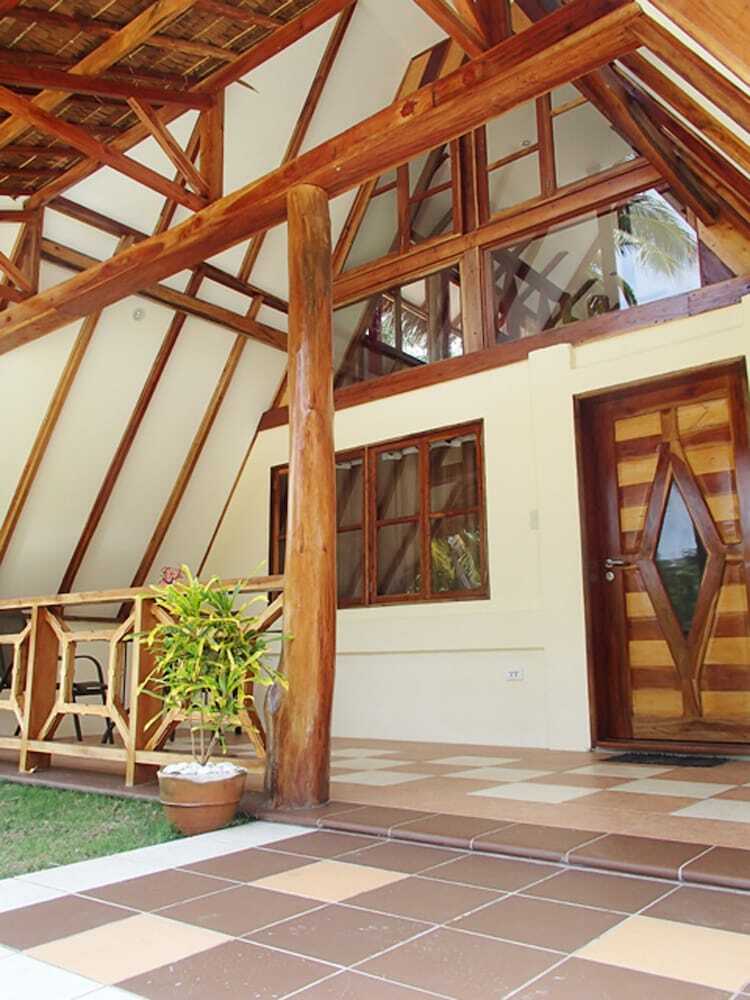 Hotel Kalachuchi Beach Resort