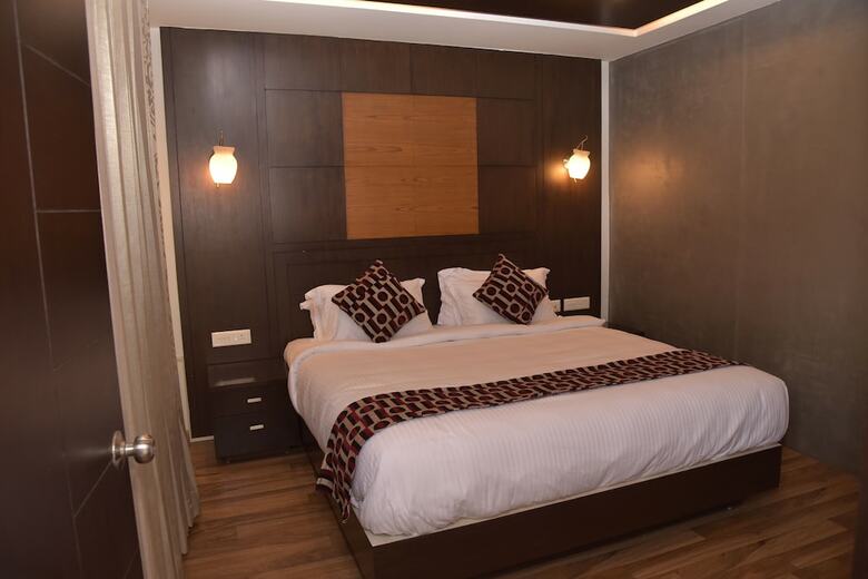 Hotel Armani Residency