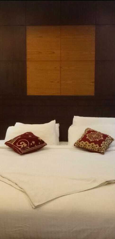 Hotel Armani Residency