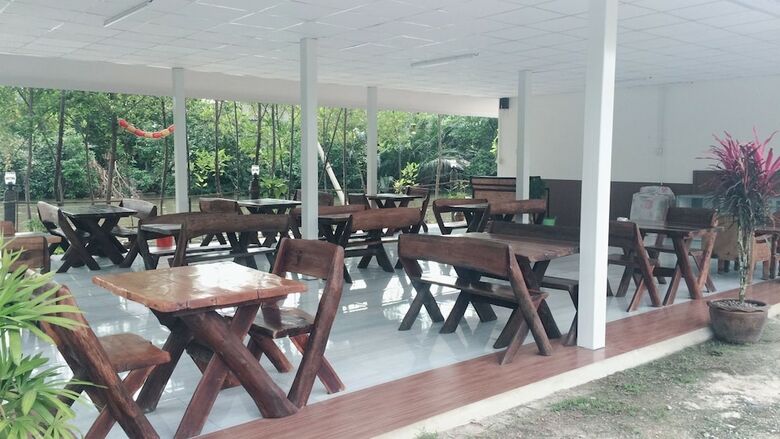 Hotel Saeng Tai Amphawa Resort