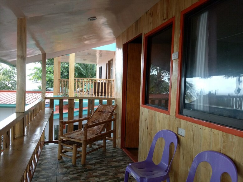 Hotel Smallfry's Beach Resort