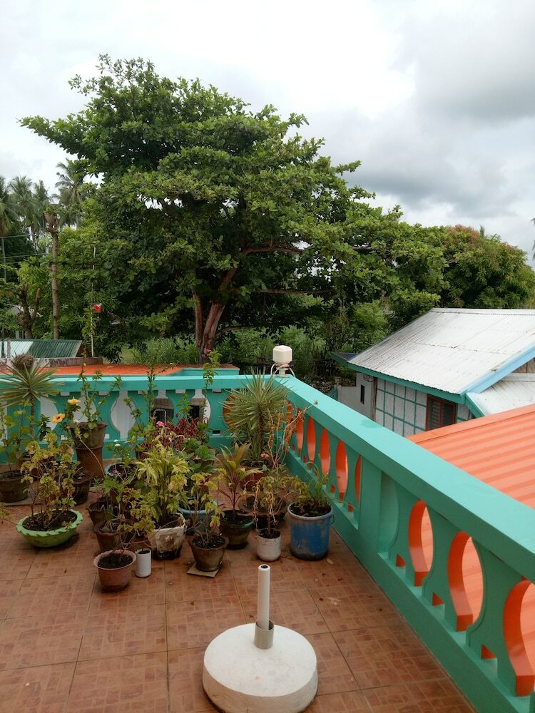 Hotel Smallfry's Beach Resort