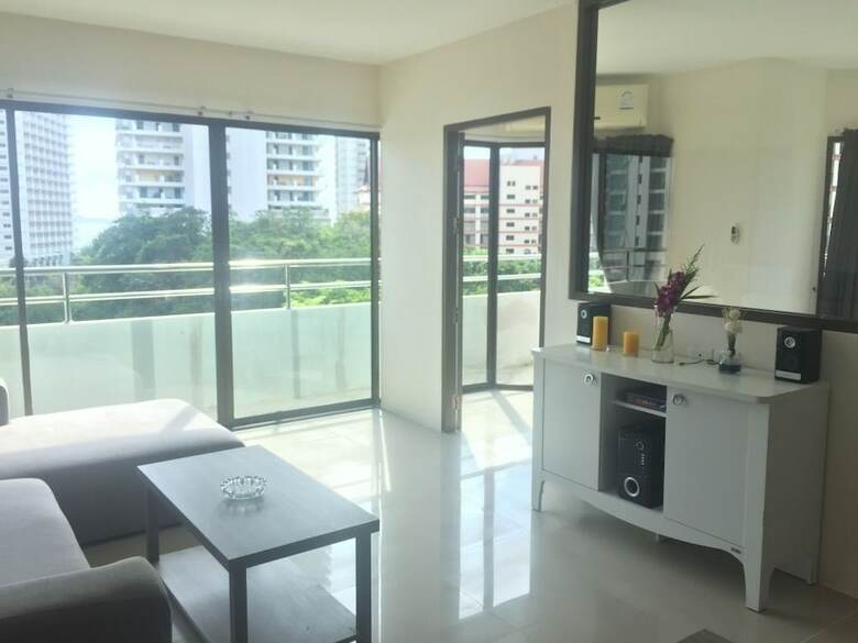 Aparthotel Apartment R-con Wongamat