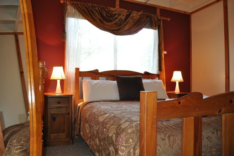 Cabana Bracken Ridge Villas