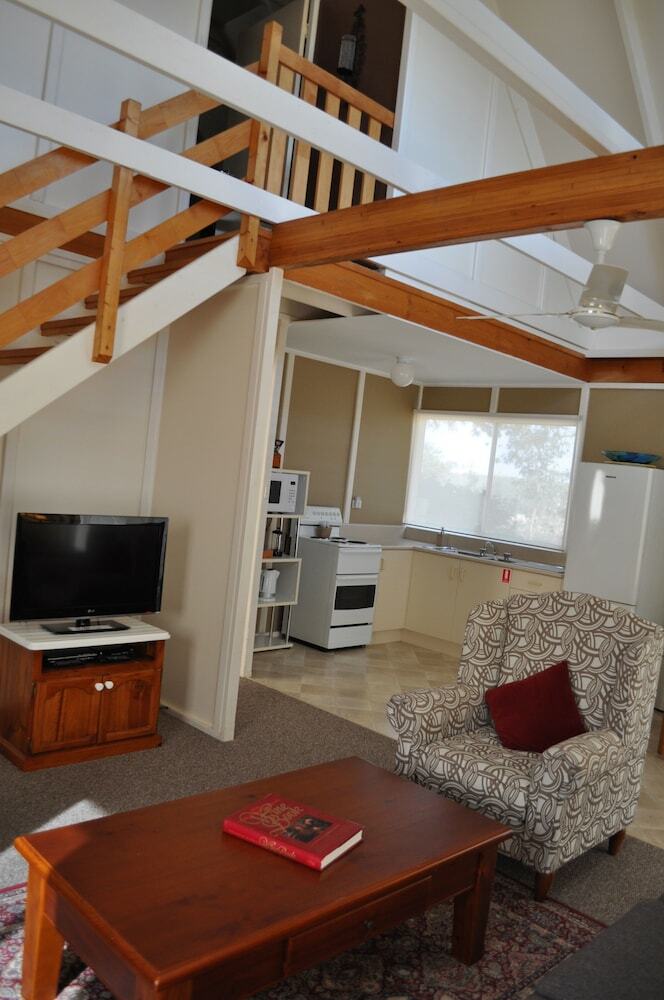 Cabana Bracken Ridge Villas