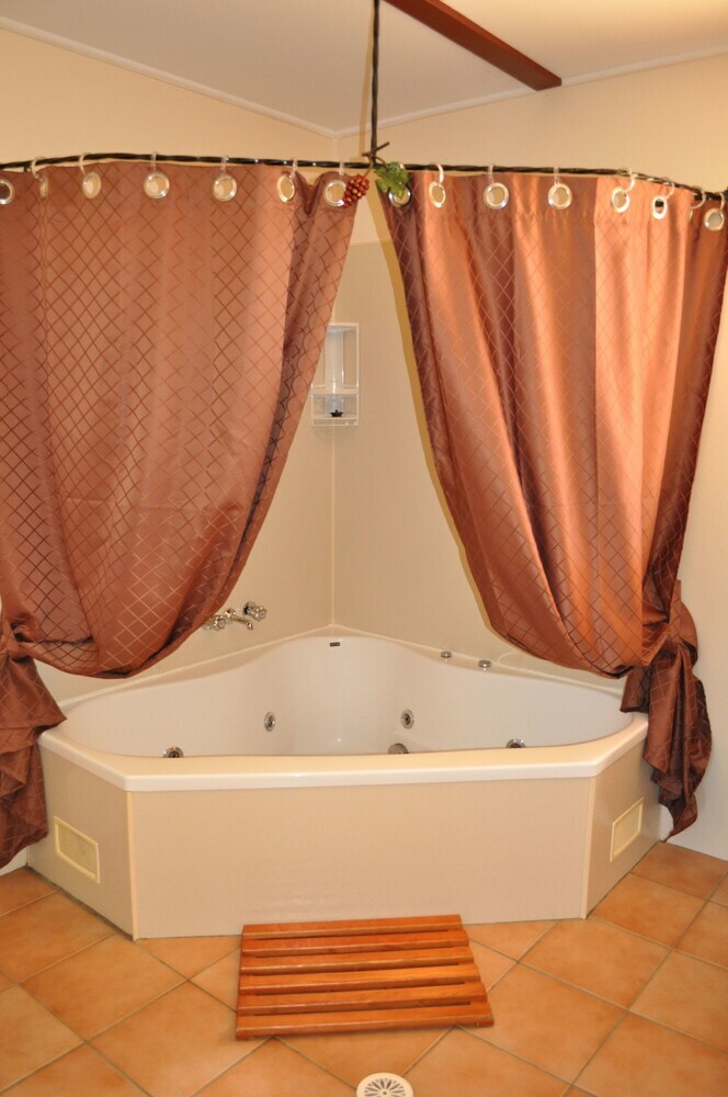 Cabana Bracken Ridge Villas