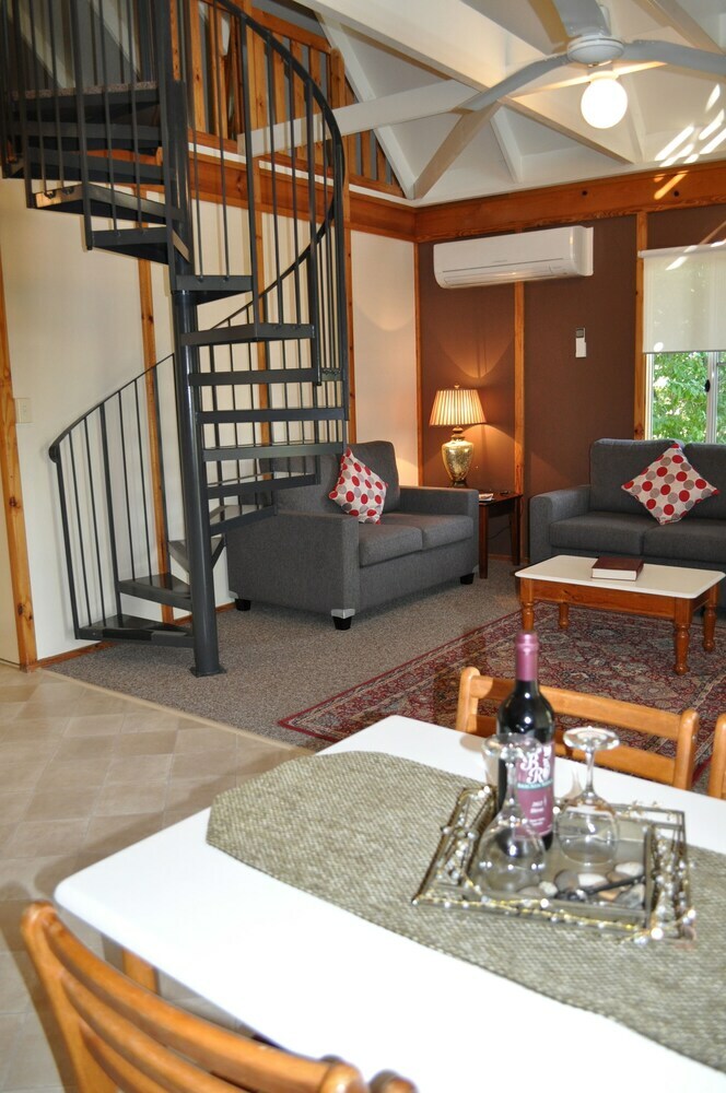 Cabana Bracken Ridge Villas
