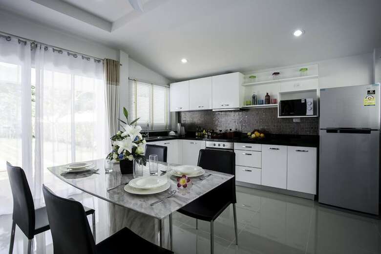 Baanpromphun Pool Villa By Bv