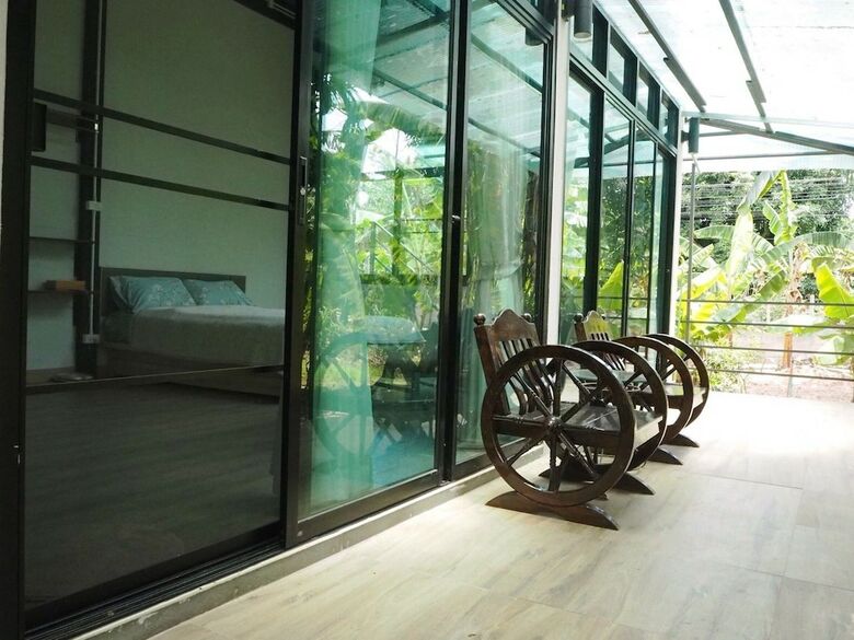 Hotel Baan Rai Klai Weang Homestay