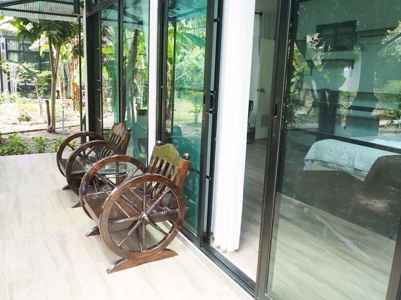 Hotel Baan Rai Klai Weang Homestay