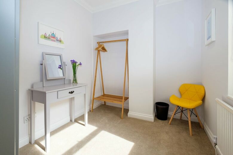 Old Regency Bakery-the Big Holiday House