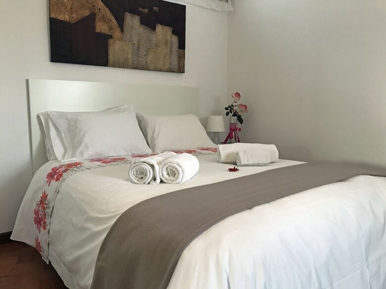 Alegria Apartment Downtown Porto, 2- 5 Pax