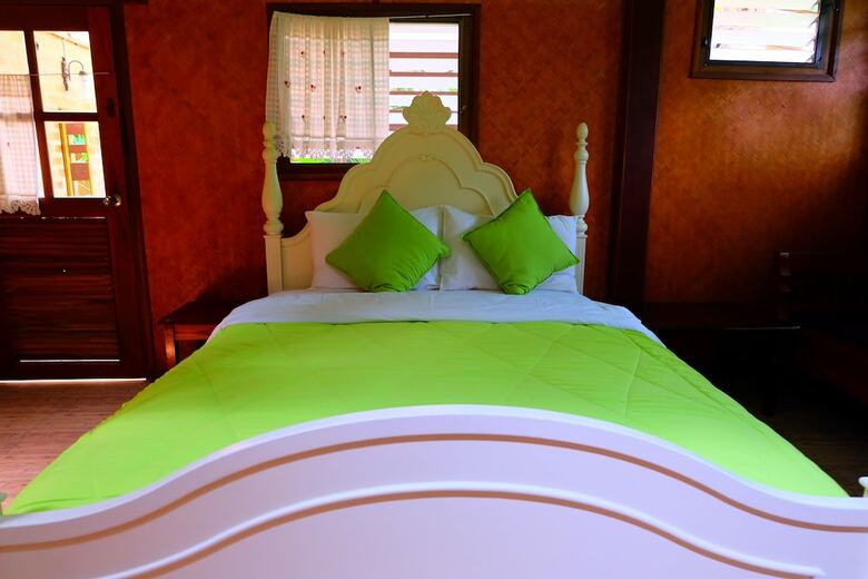 Hotel Malee's Nature Lovers Bungalows (Mini Resort)