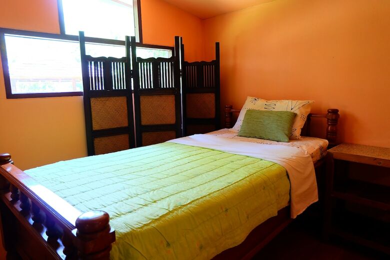 Hotel Malee's Nature Lovers Bungalows (Mini Resort)