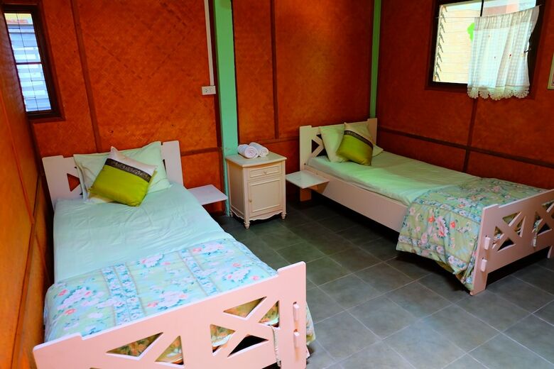Hotel Malee's Nature Lovers Bungalows (Mini Resort)