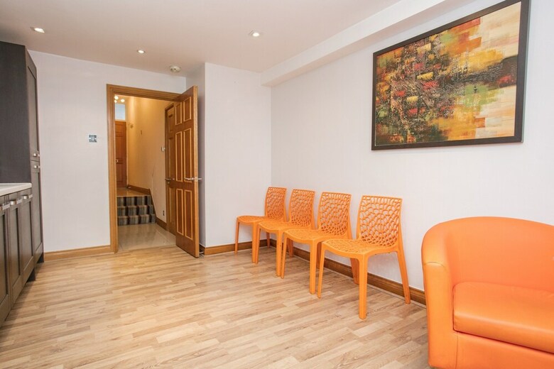 2 Bedroom Apartment In Fulham