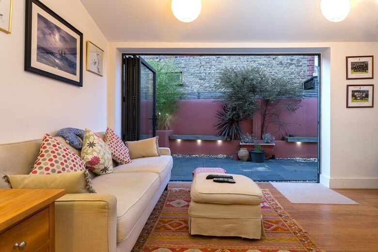 Apartamentos One Bedroom Flat With A Garden