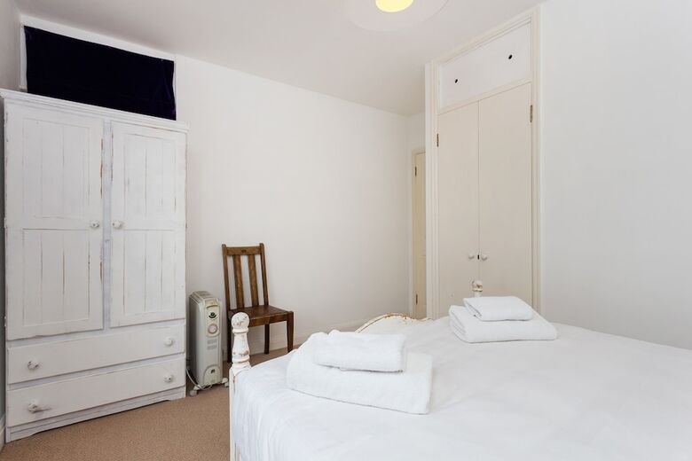 2 Bedroom Apartment In Wapping