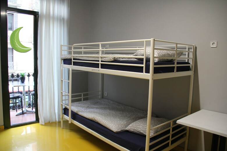 Hostal Sleep Green - Certified Eco Youth Hostel Barcelona