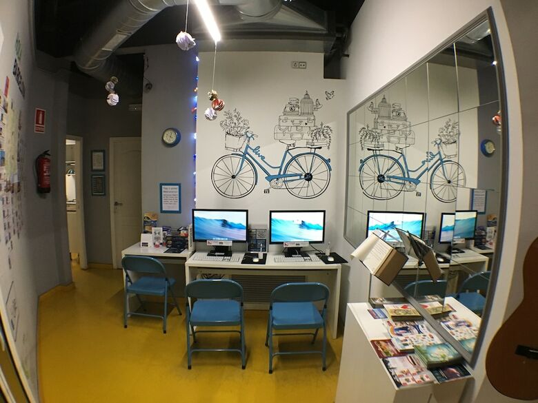 Hostal Sleep Green - Certified Eco Youth Hostel Barcelona