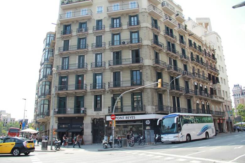 Hostal Sleep Green - Certified Eco Youth Hostel Barcelona