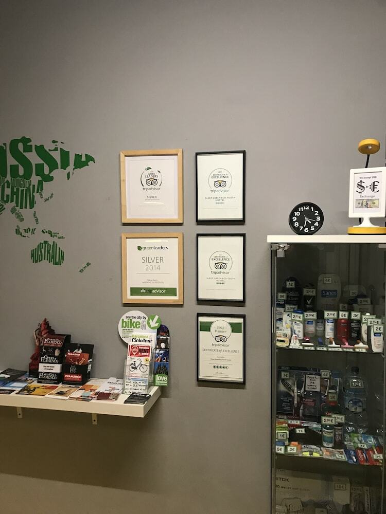 Hostal Sleep Green - Certified Eco Youth Hostel Barcelona