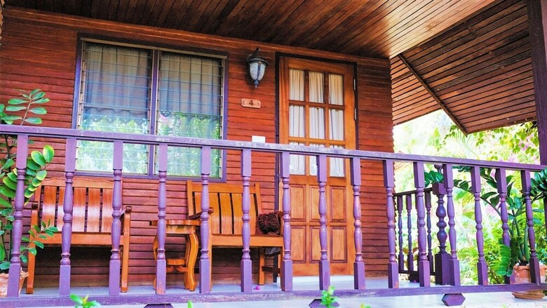 Hotel Bangrak Pier Bungalow