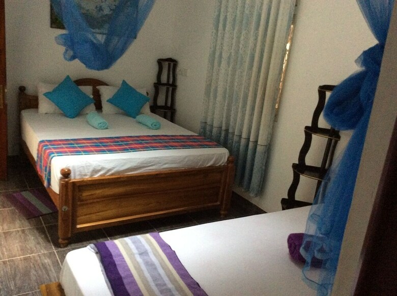 Hotel Yoho R K Tourist Villa