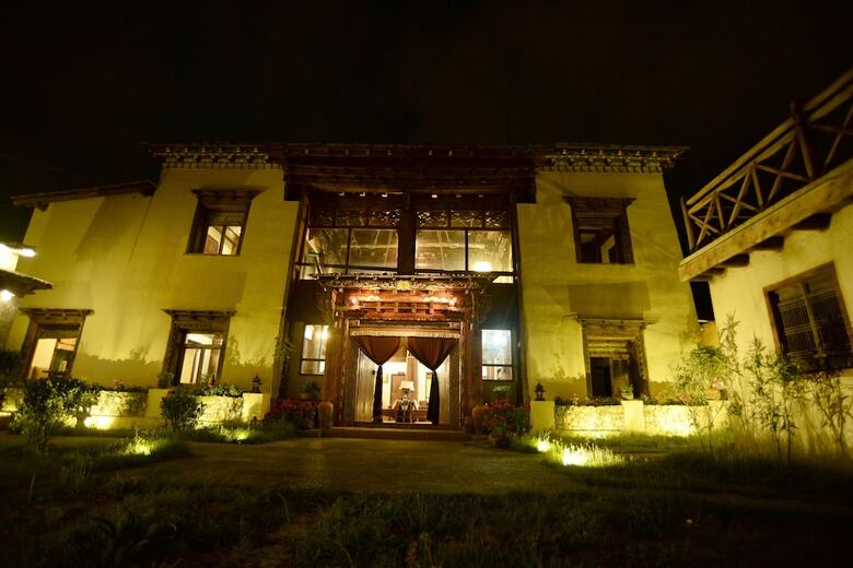 Shangrila E-outfutting Boutique Hotel