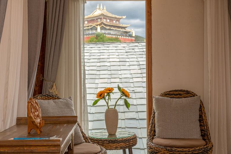 Shangrila E-outfutting Boutique Hotel