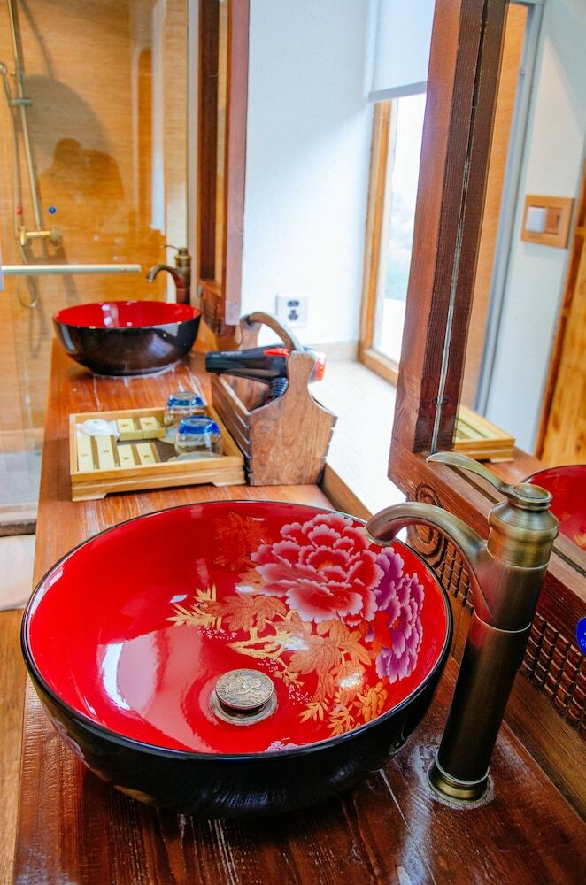 Shangrila E-outfutting Boutique Hotel